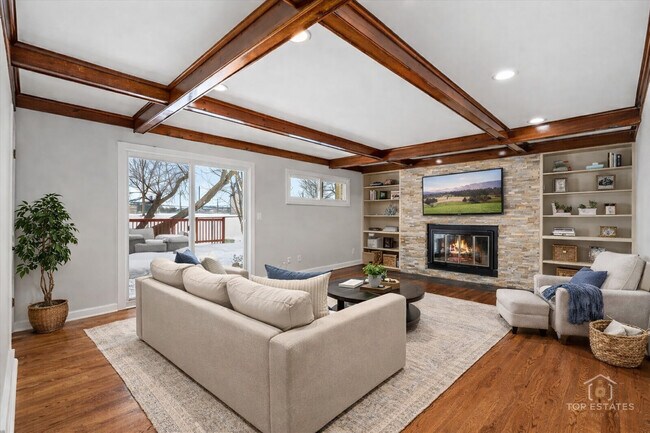 Building Photo - 931 Canterbury Dr