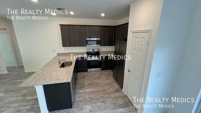 Building Photo - 1651 Welland St SE