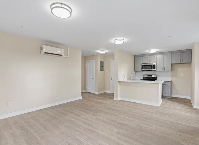 Building Photo - 900 Palmer Rd