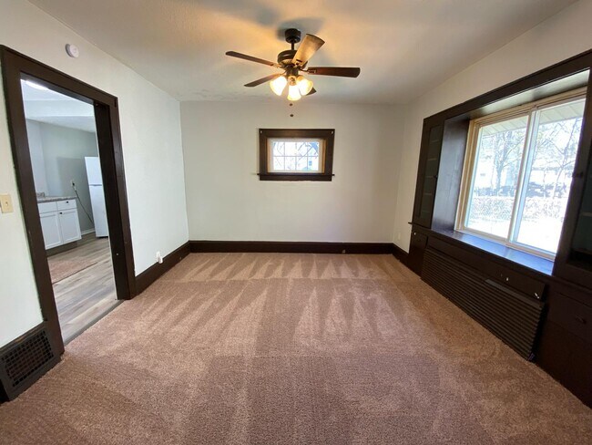 Building Photo - 2342 12th St SW