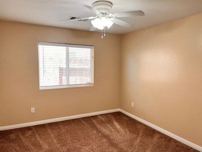 Building Photo - Northwest Bakersfield