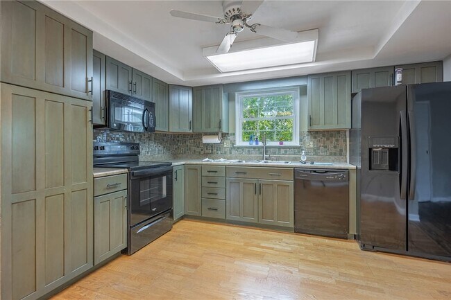 Building Photo - 7072 Cliffstone Dr