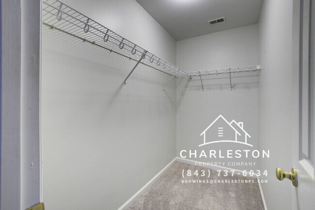 Building Photo - 138 Thistle Rd