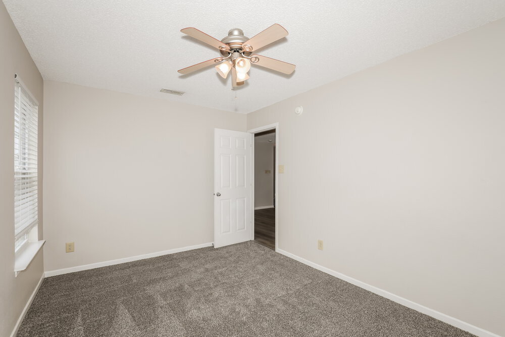 Building Photo - 15459 Border Dr