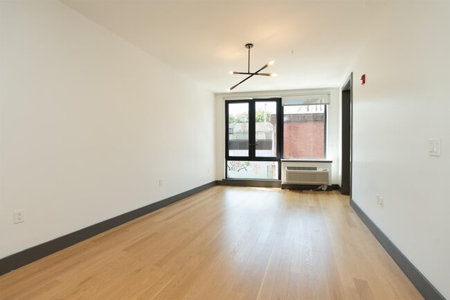 Building Photo - 424 Arlington Ave