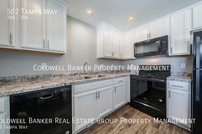 Building Photo - 502 Tampa Way