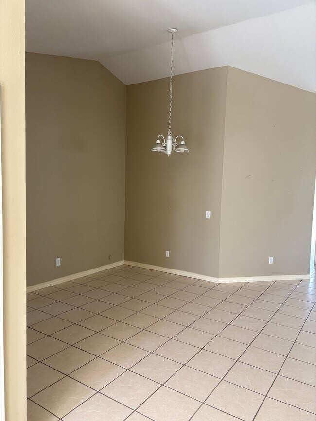 Building Photo - 118 Summerwood Dr