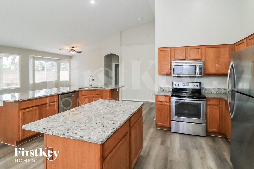 Building Photo - 7552 W State Ave