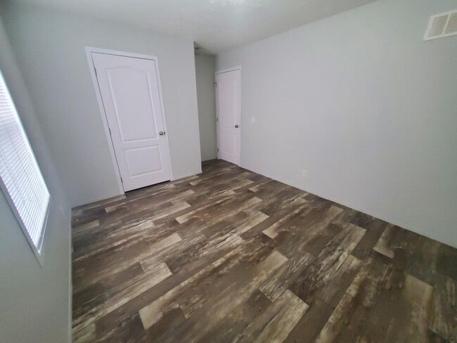 Building Photo - 24 Parakeet Hill Dr