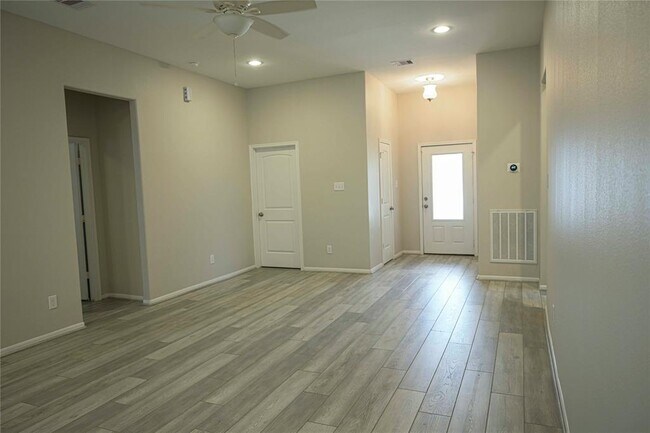 Building Photo - 5518 Beall St