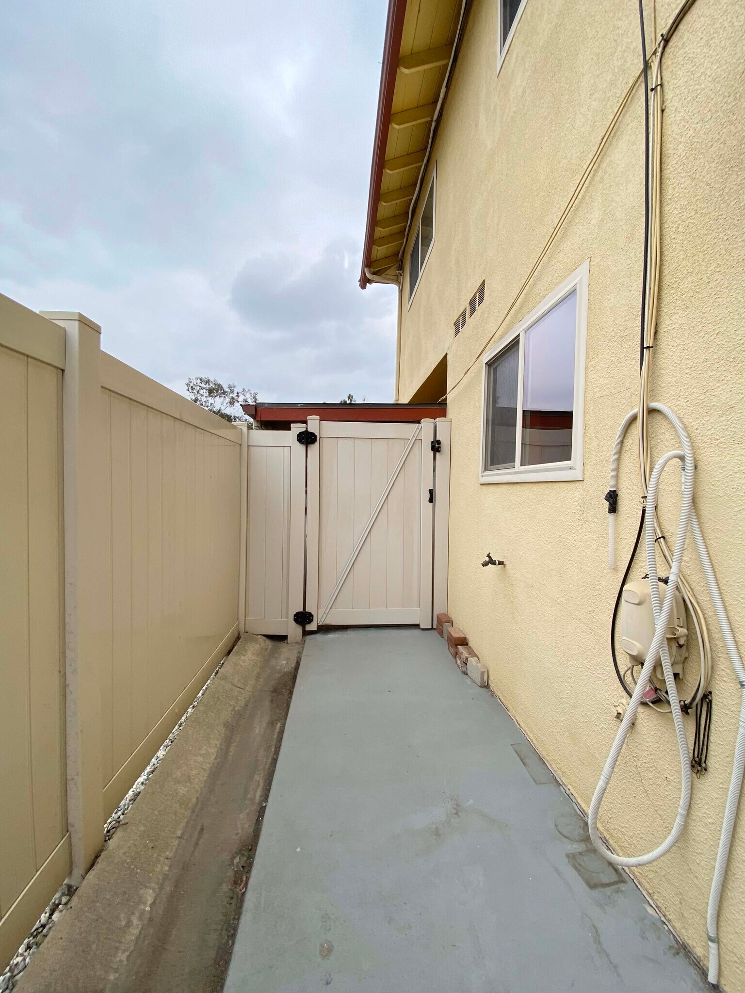 Building Photo - 7928 Virginia St