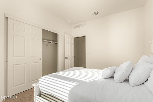 Building Photo - 1017 S 7th St