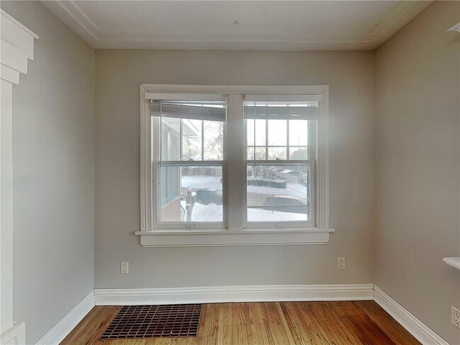 Building Photo - 3610 Oakdale Ave N