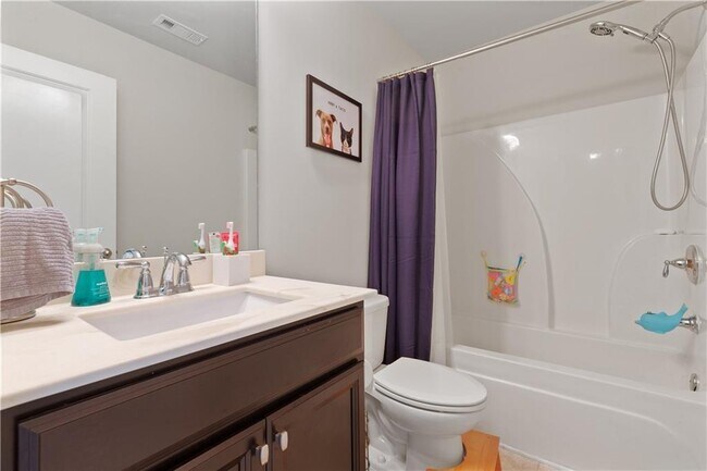 Building Photo - 157 Highland Pointe Cir E