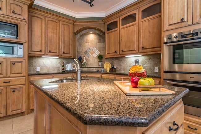 Building Photo - 15306 Coastal Oak Ct