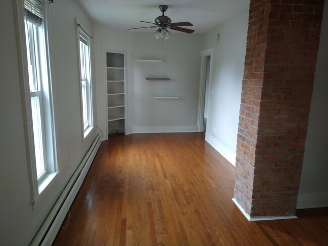 Building Photo - 184 Forest Ave