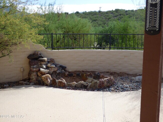 Building Photo - 5110 N Placita Del Lazo
