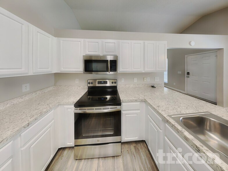 Building Photo - 337 White Gables Dr