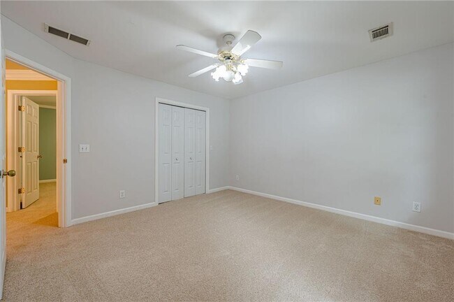 Building Photo - 461 Braidwood Walk NW