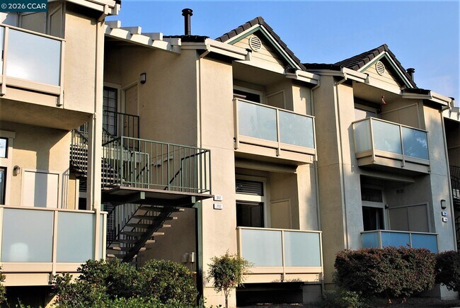 Building Photo - 202 Borel Ln