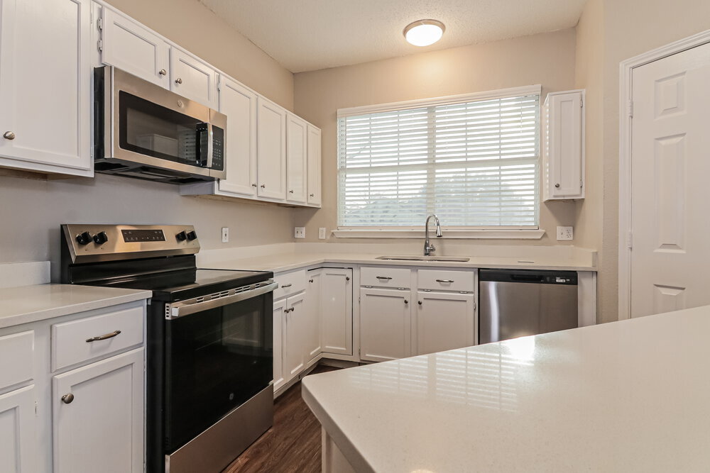 Building Photo - 2840 Helen Ln