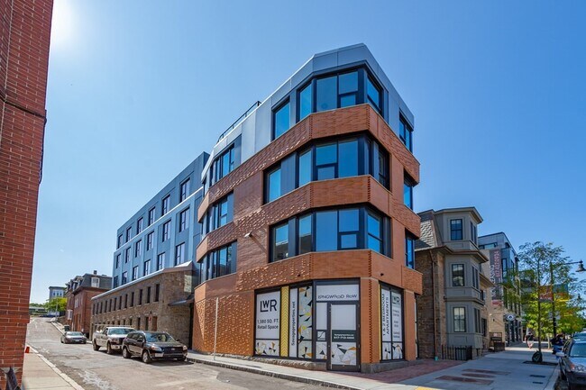 Building Photo - 10 Sewall St