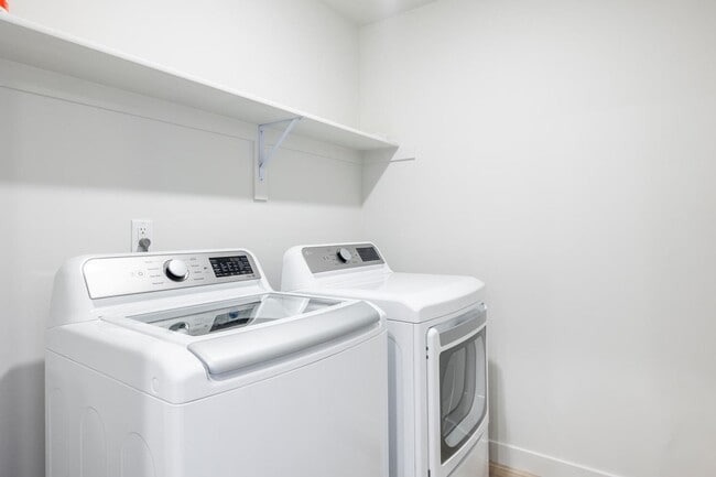 Building Photo - Recently Built Heber City Rental – Bright,...