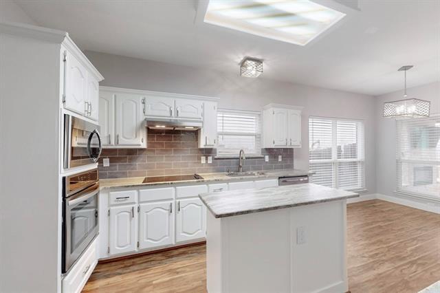 Building Photo - 3105 Cantura Dr