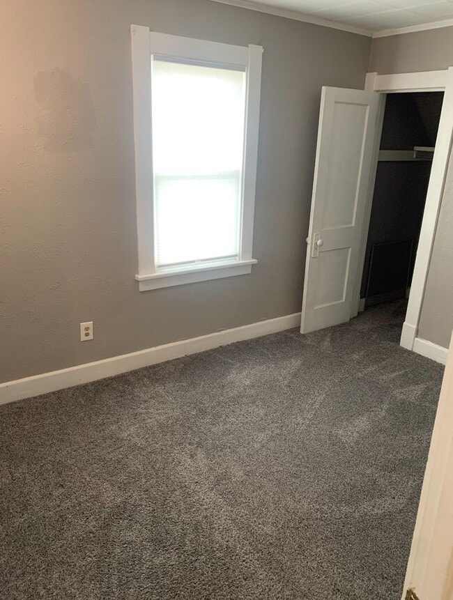 Building Photo - 3 Bed 1 Bath