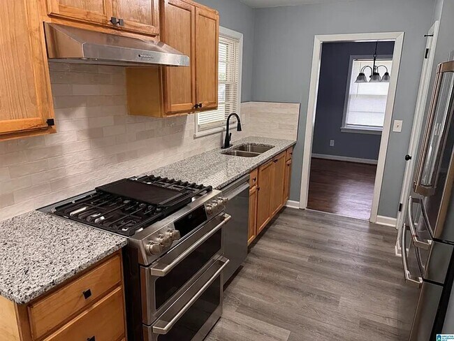 Building Photo - MOVE IN SPECIAL!! LIMITED TIME ONLY!! FIRST MONTH FREE!