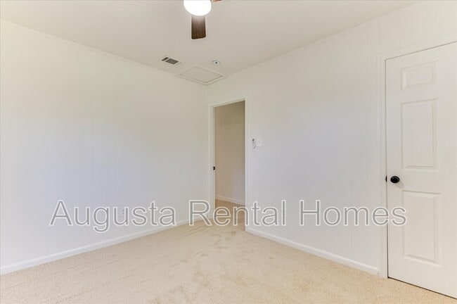 Building Photo - 1908 Wylie Dr