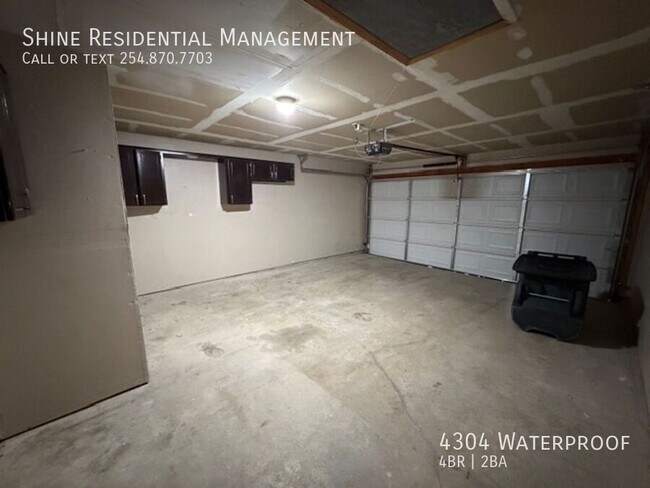 Building Photo - 4304 Waterproof-