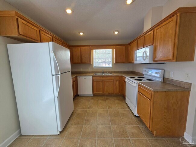 Building Photo - 720 Buoy Dr