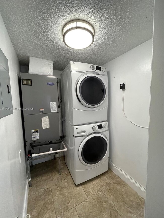 Building Photo - 6910 NW 173rd Dr