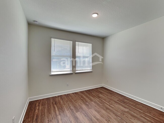 Building Photo - 2995 Rolling Acrs Rd