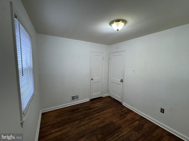 Building Photo - 6121 Quebec Pl