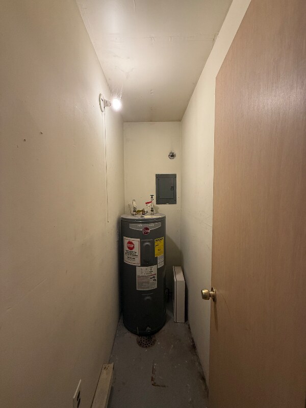 Building Photo - 2105 Florence Ave