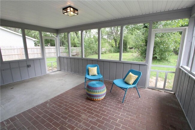 Building Photo - For Rent fully renovated 3BD 2BA Ranch home in Carmel, IN