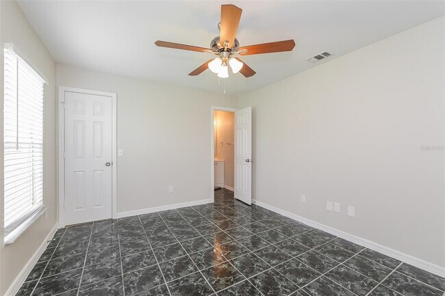 Building Photo - 807 Savona Pl