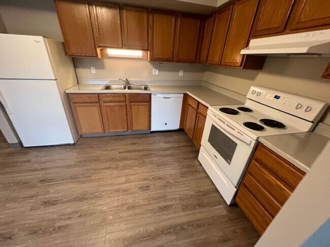 Building Photo - Multi-family Apartment Community