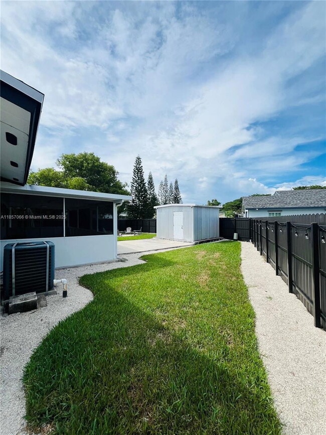 Building Photo - 1707 S Curlew Ln