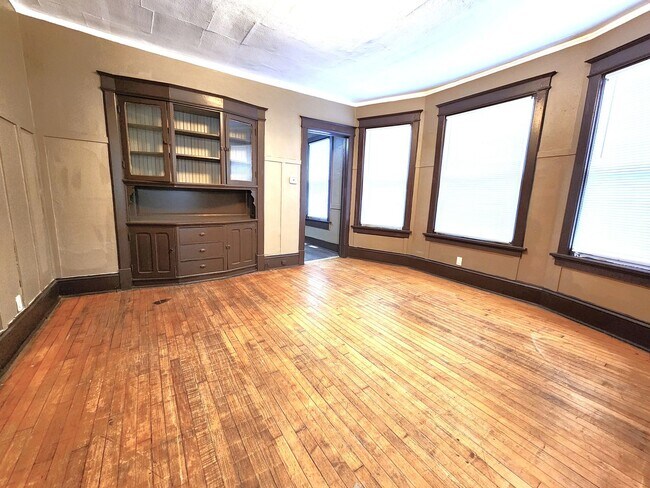 Building Photo - 3156-3158-3158 N 1st St