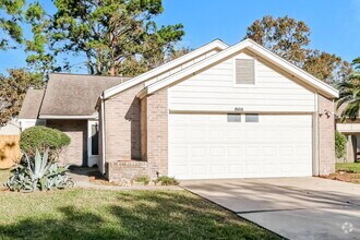 Building Photo - 8611 Pines Pl Dr