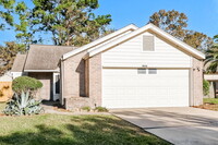 Building Photo - 8611 Pines Pl Dr