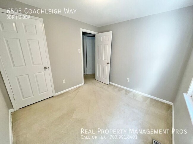 Building Photo - 6505 Coachleigh Way