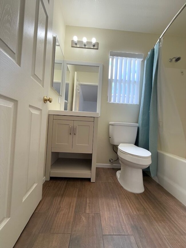 Building Photo - Beautiful Home located in Sunbow