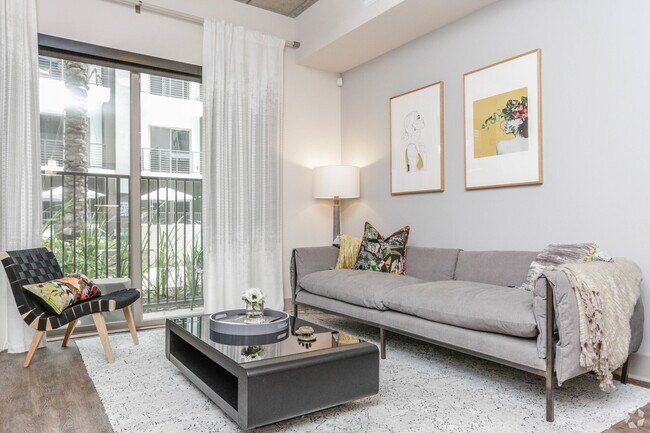 Building Photo - Walkable Living in Montrose - 1 Month Free!