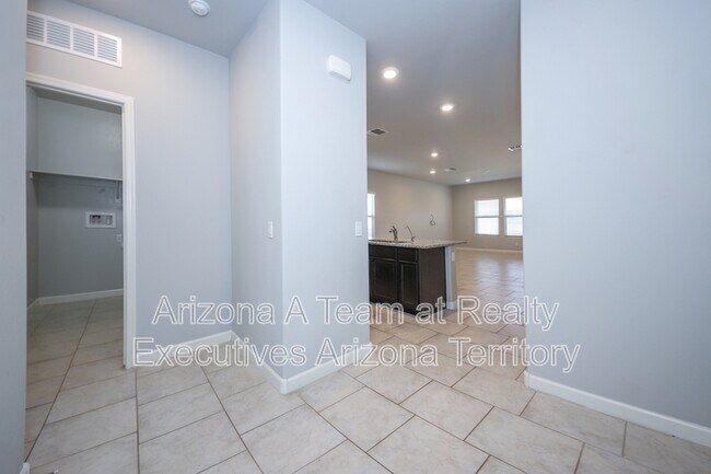 Building Photo - 9404 W Gambel Oak Ln