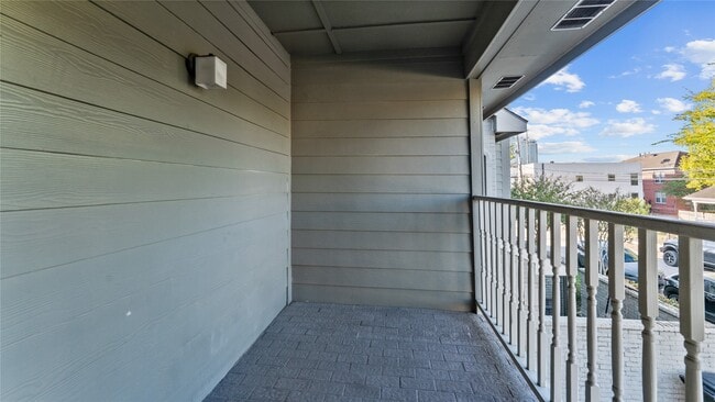 Building Photo - 2215 Stanford St