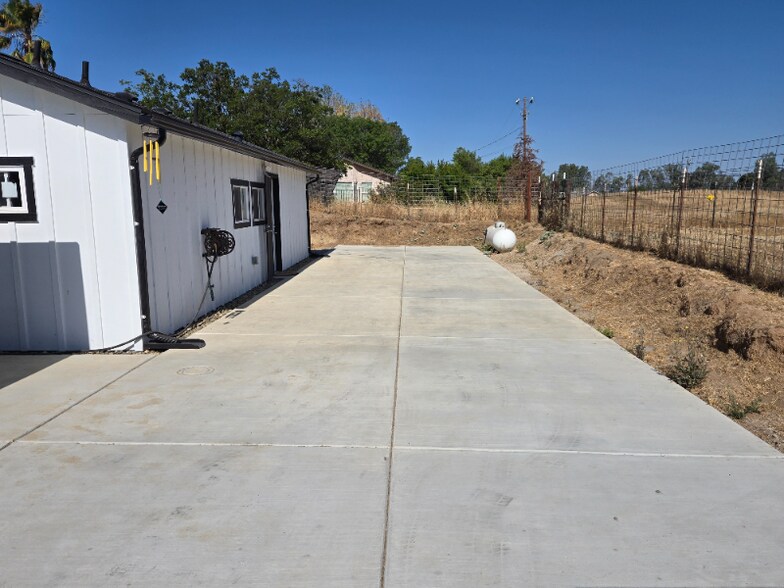 Building Photo - 16750 Anaconda Rd